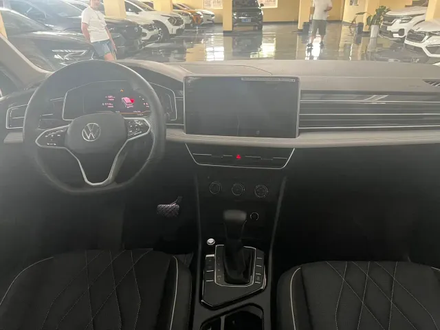 Volkswagen Tiguan L — Фото автомобиля 17