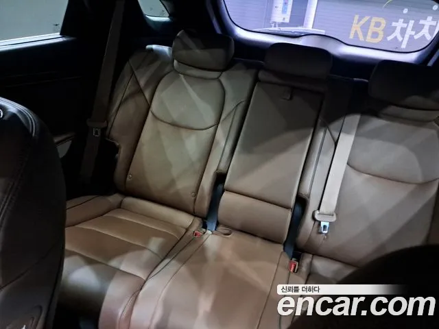Genesis GV70 — Фото автомобиля 18