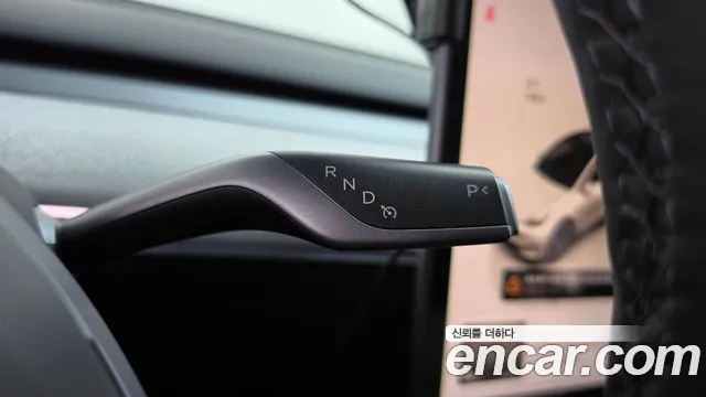 Tesla Model Y — Фото автомобиля 9