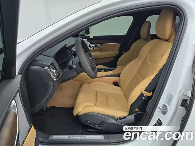 Volvo S90 — Фото автомобиля 11