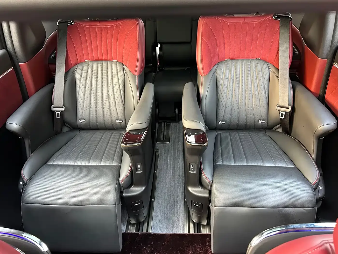 GAC Trumpchi Trumpchi M8 2023 Model Master Series Hybrid Ultimate Edition — Фото автомобиля 20