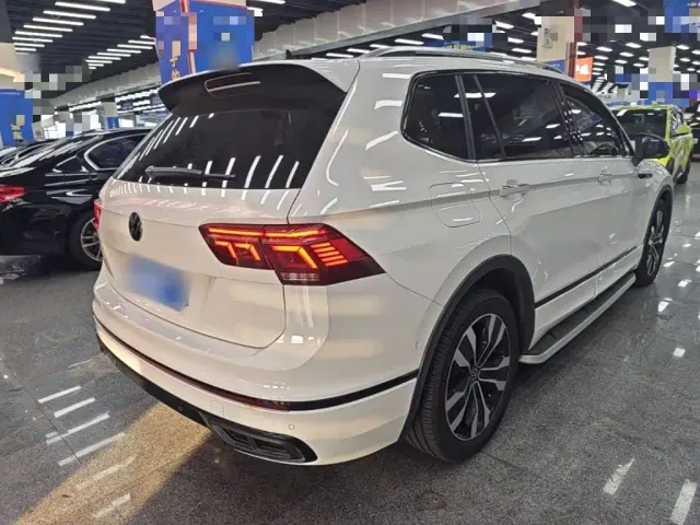 Volkswagen Tiguan L — Фото автомобиля 6