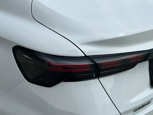 Geely Binrui — Фото автомобиля 11