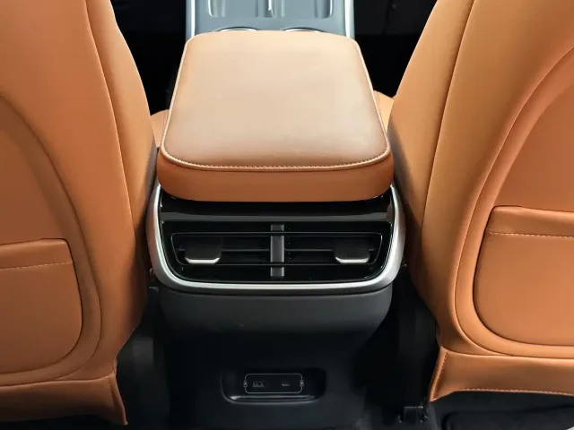 Xpeng G9 — Фото автомобиля 14