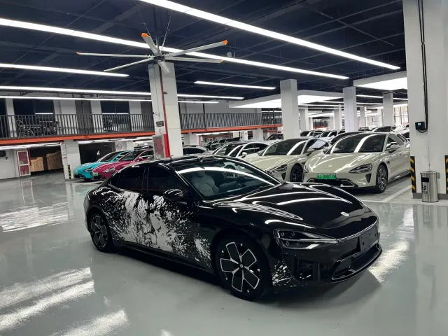 Xiaomi SU7 — Фото автомобиля 3