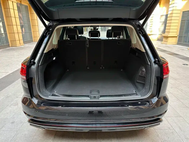 Volkswagen Touareg — Фото автомобиля 14