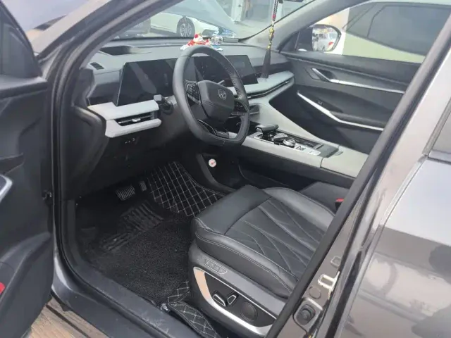 Changan CS75 Plus — Фото автомобиля 9