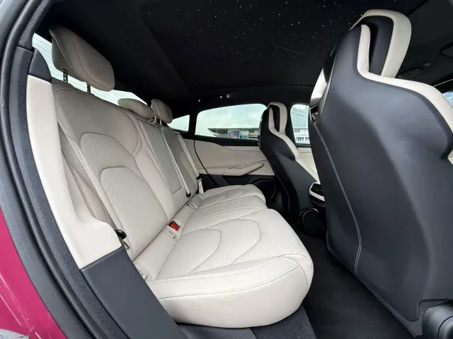 Xiaomi SU7 — Фото автомобиля 13