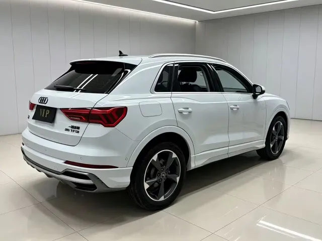 Audi Q3 — Фото автомобиля 3