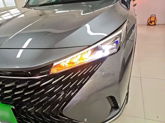 Roewe RX5 — Фото автомобиля 23