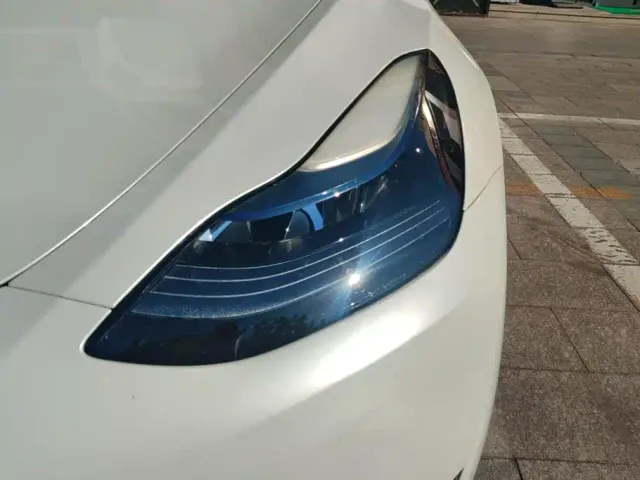 Tesla Model Y — Фото автомобиля 5