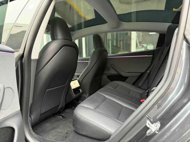 Tesla Model 3 — Фото автомобиля 5