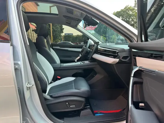 Geely Boyue L 2024 1.5TD DCT Premium Edition — Фото автомобиля 10