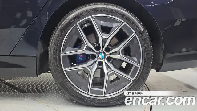 BMW 5 Series G60 — Фото автомобиля 5