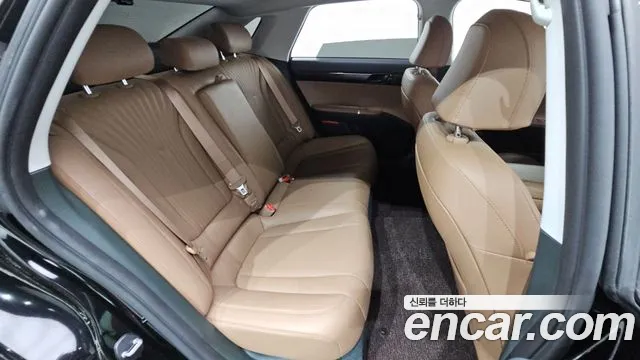 Hyundai Grandeur Grandeur (GN7) 2.5 Бензин 2WD — Фото автомобиля 11