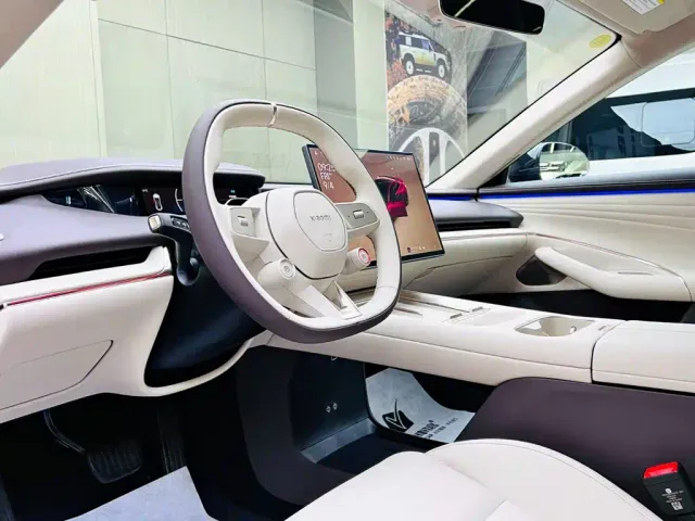 Xiaomi SU7 — Фото автомобиля 8