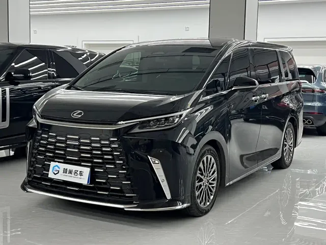 Фотография автомобиля — Lexus LM