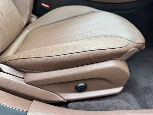 Mercedes-Benz E-Class — Фото автомобиля 23