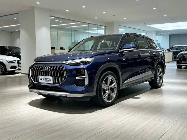 Фотография автомобиля — Audi Q6