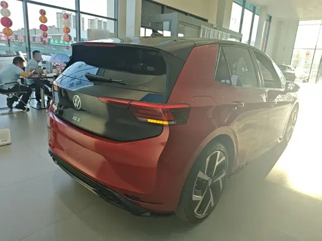 Volkswagen ID.3 — Фото автомобиля 6