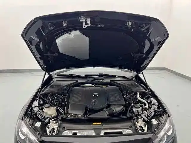 Mercedes-Benz E-Class — Фото автомобиля 19