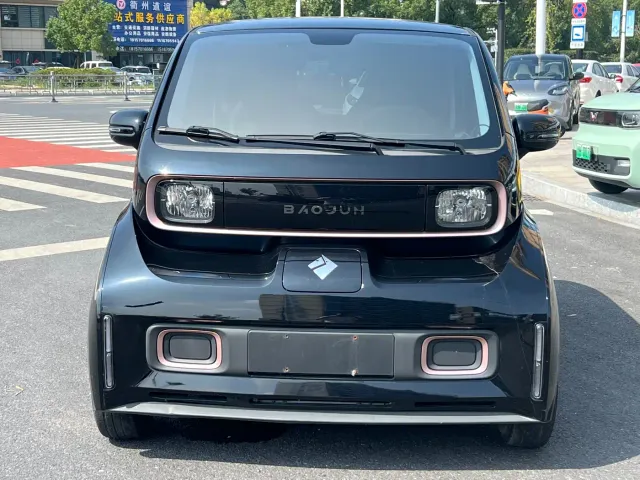 Baojun KiWi EV — Фото автомобиля 2