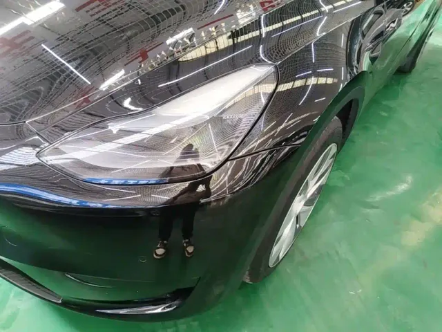 Tesla Model Y — Фото автомобиля 23