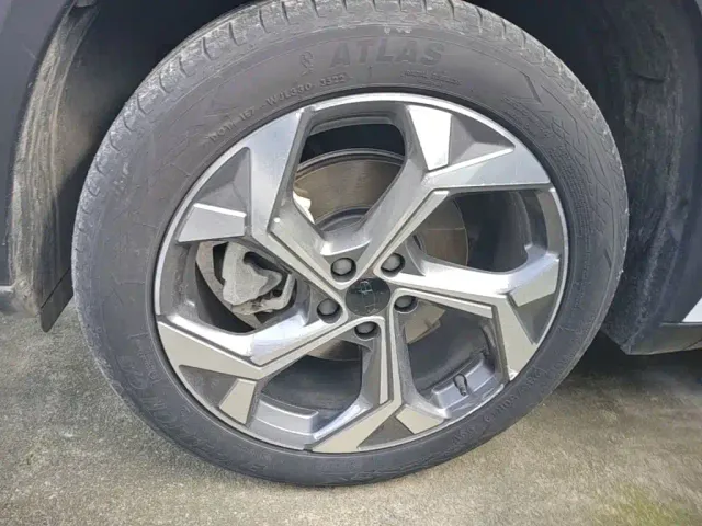 Geely Boyue L — Фото автомобиля 22