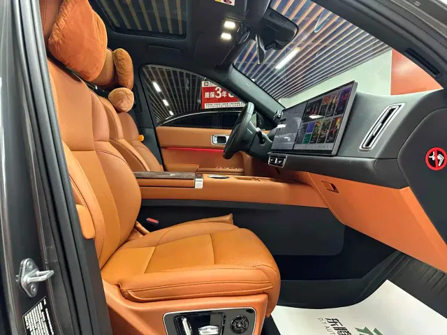 Li Auto L7 — Фото автомобиля 12
