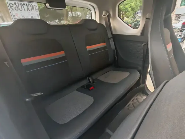 Wuling Hongguang Mini EV — Фото автомобиля 9