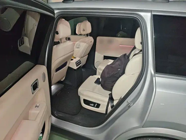 Li Auto L9 — Фото автомобиля 18