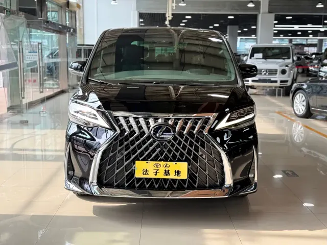Lexus LM — Фото автомобиля 2