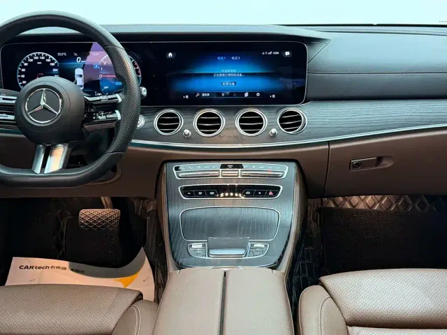 Mercedes-Benz E-Class — Фото автомобиля 28