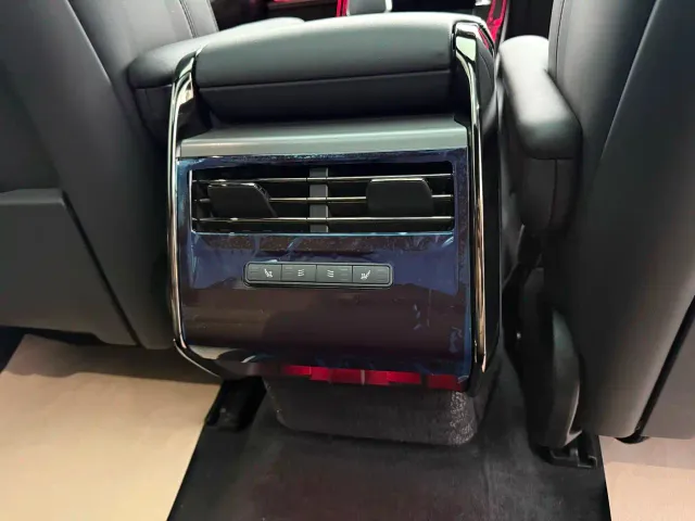 Land Rover Range Rover Sport — Фото автомобиля 8
