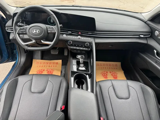 Hyundai Elantra — Фото автомобиля 10