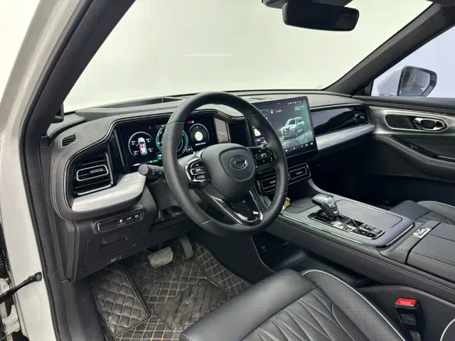 GAC Trumpchi GS8 — Фото автомобиля 11