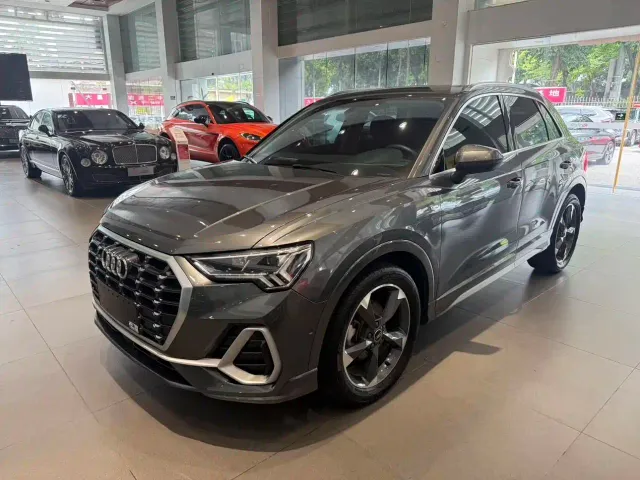 Фотография автомобиля — Audi Q3