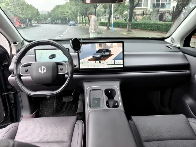 Leapmotor C10 — Фото автомобиля 4