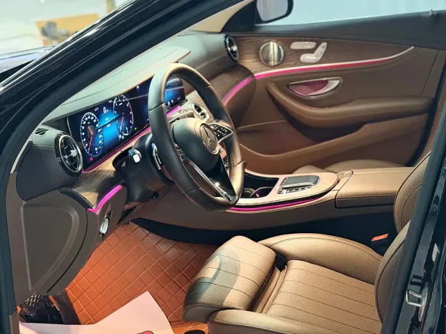 Mercedes-Benz E-Class — Фото автомобиля 6