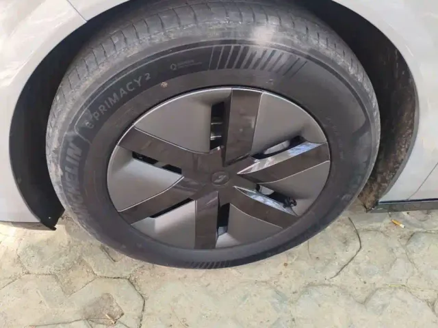 Li Auto MEGA — Фото автомобиля 22
