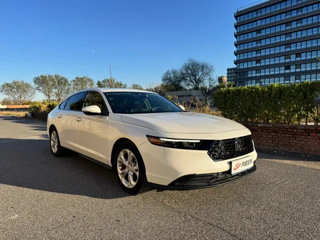 Honda Accord — Фото автомобиля 3
