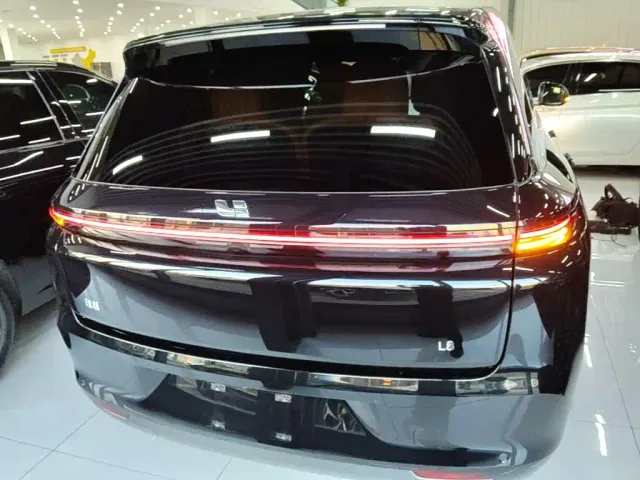 Li Auto L8 — Фото автомобиля 5