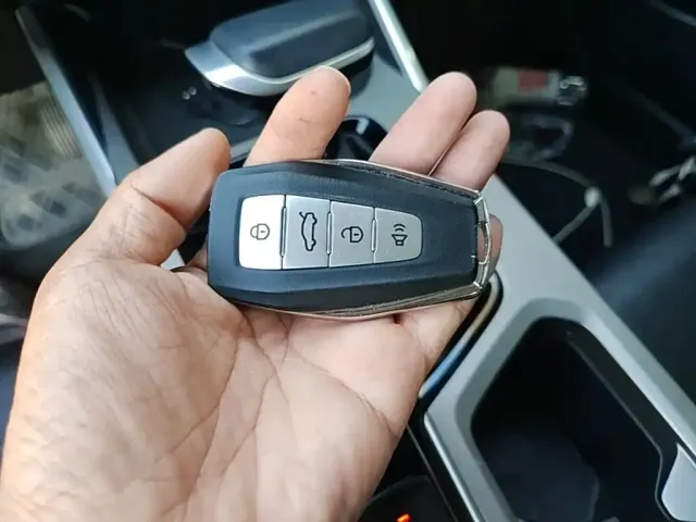 Geely Emgrand — Фото автомобиля 8