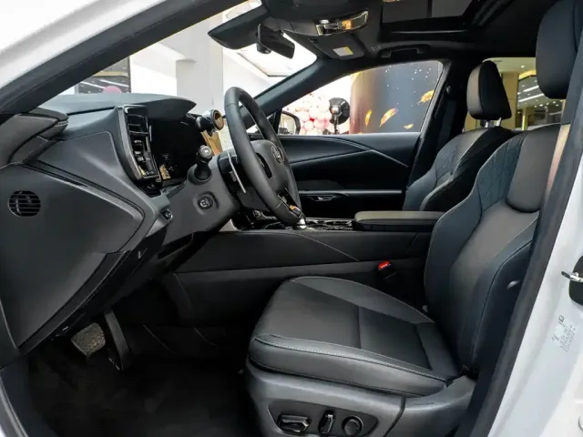 Lexus RX — Фото автомобиля 28