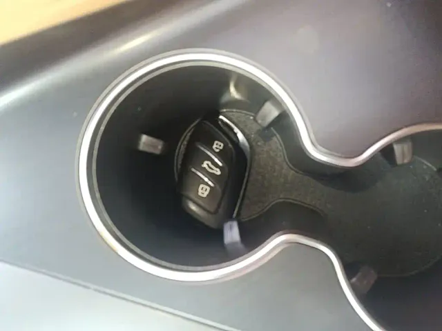 Roewe RX5 — Фото автомобиля 8