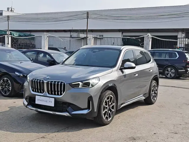 Фотография автомобиля — BMW X1
