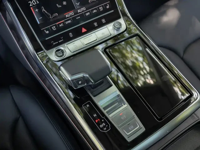 Audi Q8 — Фото автомобиля 9