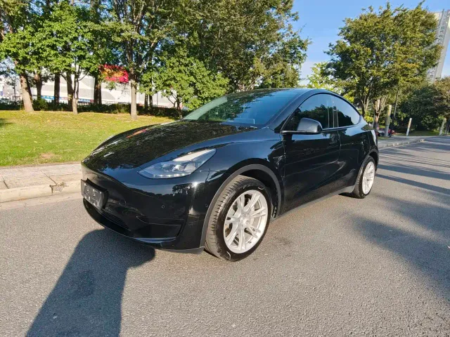 Фотография автомобиля — Tesla Model Y