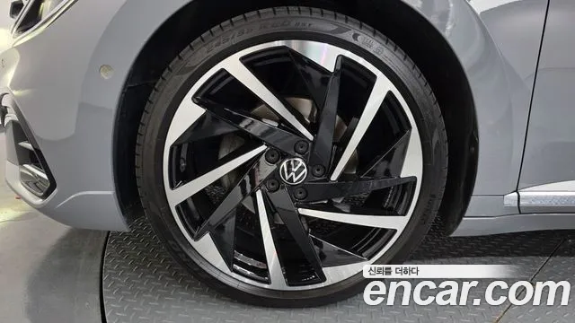 Volkswagen Arteon Arteon 2.0 TDI R-LINE 4Motion — Фото автомобиля 4