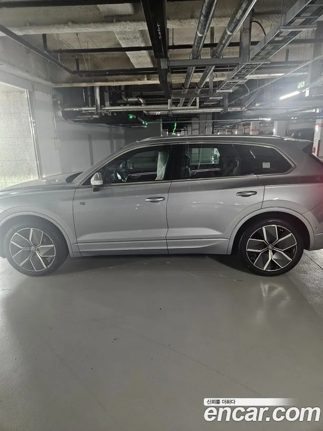 Volkswagen Touareg 3rd Gen — Фото автомобиля 7
